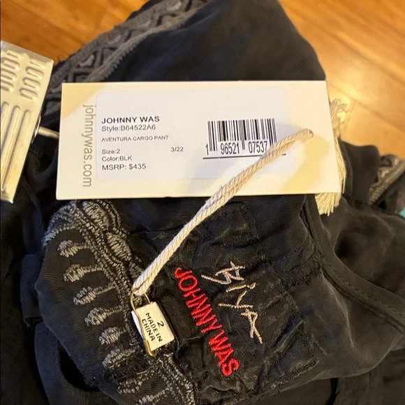 NWT Johnny Was Biya Black Adventura Cargo Pants with Floral Embroidery size 2 - Picture 13 of 15